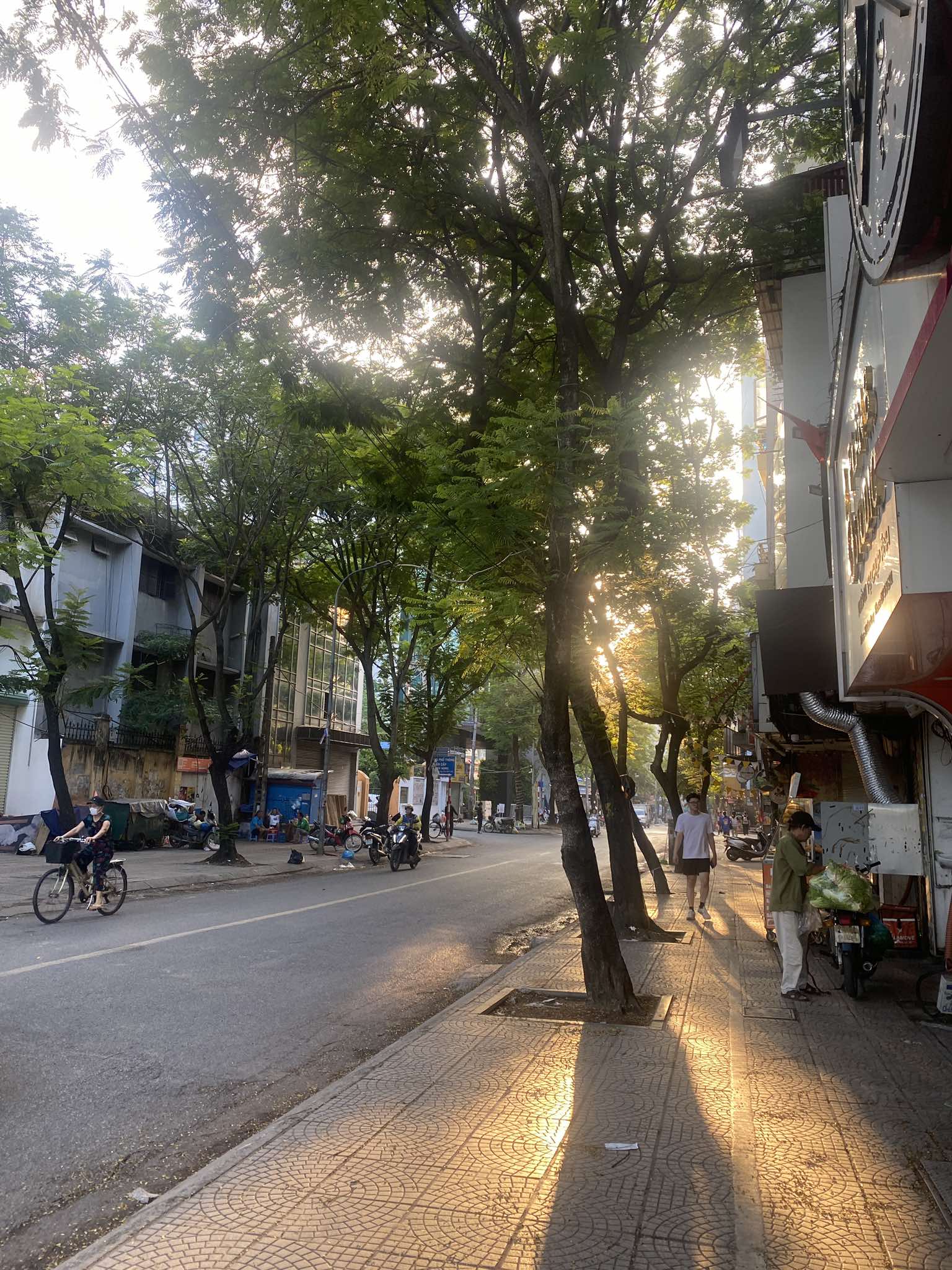 HÀNG HIẾM ĐỐNG ĐA, 2 BƯỚC CHÂN TỚI PHỐ HUỲNH THÚC KHÁNG SIÊU HOT, 73m2 - 12,3 Tỷ